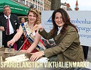 Symbolischer Beginn der Spargelsaison auf dem Viktualienmarkt am 12.04. mit der Spargelk&ouml;nigin Lena I. (&copy;Foto: Martin Schmitz)